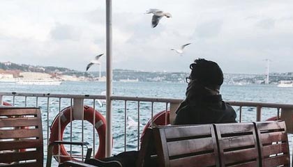 开云体育在线登入-球队内部风波：某俱乐部管理层引发众怒，球队管理方案